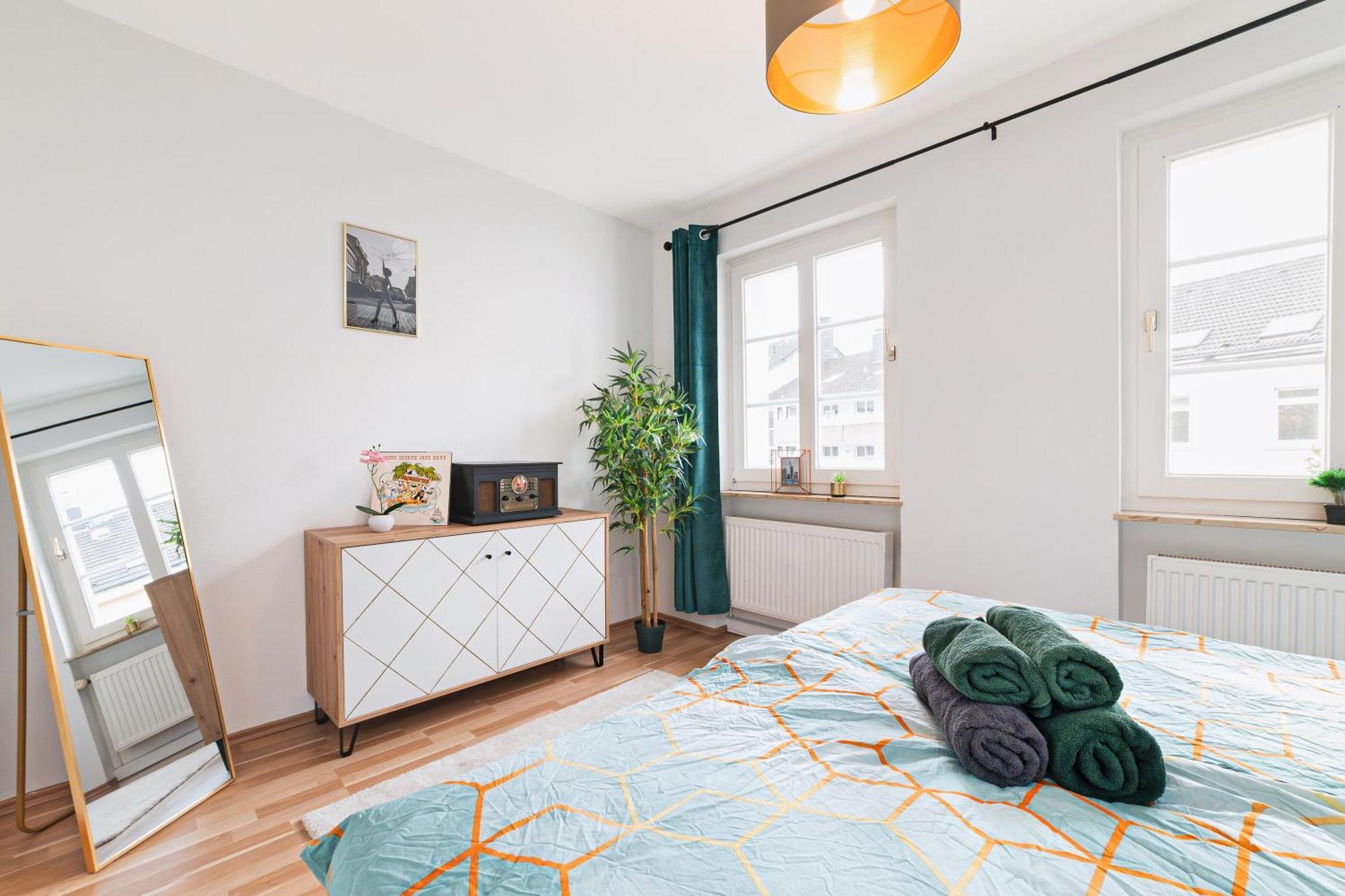 Smart Home - Wuppertal - Perfect For 6 Guests - Central - Netflix - Schwebebahn - Free Parking Zone 外观 照片